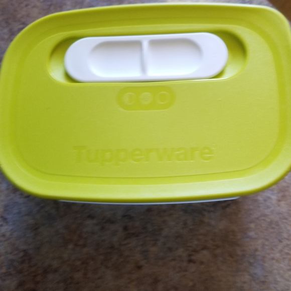 Tupperware FridgeSmart Small - Picture 8 of 11